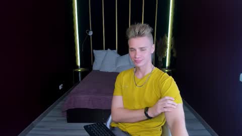 Snapshot of lawrence_miles chatting on September 26, 11:19 am Lawrence online show from September 26, 11:19 am