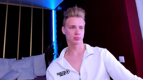 Snapshot of lawrence_miles chatting on October 3, 11:04 am Lawrence online show from October 3, 11:04 am