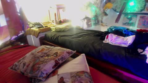 Snapshot of laye19 chatting on January 23, 6:03 pm Laye19 online show from January 23, 6:03 pm