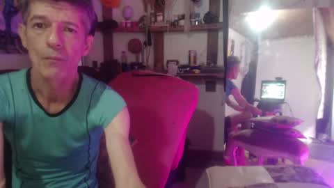 Snapshot of laye19 chatting on January 3, 1:58 pm Laye19 online show from January 3, 1:58 pm