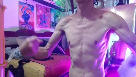 Snapshot of laye19 chatting on December 11, 12:24 am Laye19 online show from December 11, 12:24 am