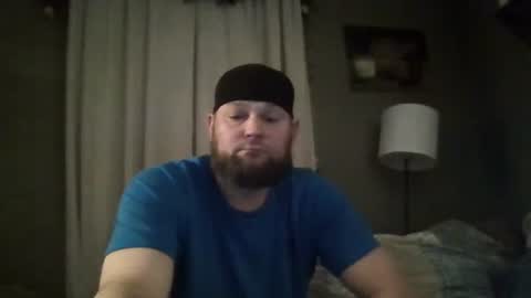 Snapshot of layinlow42 chatting on February 2, 5:32 am layinlow42 online show from February 2, 5:32 am