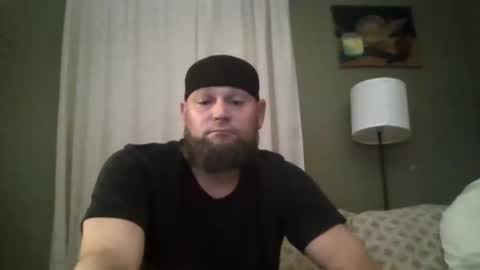 Snapshot of layinlow42 chatting on October 18, 5:12 am layinlow42 online show from October 18, 5:12 am