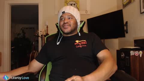 Learoy online show from December 8, 6:01 am