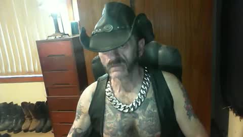 leathergreaser online show from February 16, 8:29 pm