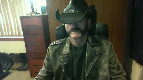 Snapshot of leathergreaser chatting on October 23, 9:51 pm leathergreaser online show from October 23, 9:51 pm