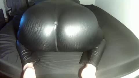 Snapshot of leatherman31 chatting on February 27, 3:58 am leatherman31 online show from February 27, 3:58 am