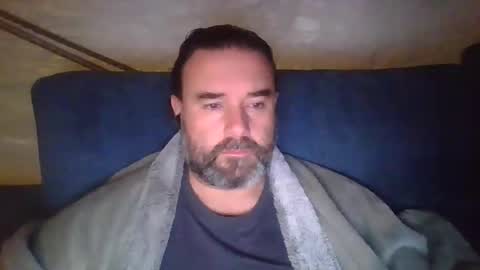 lecheare28 online show from December 10, 7:11 pm