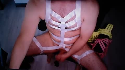 Snapshot of lechiffre1205 chatting on February 25, 12:34 pm Michel online show from February 25, 12:34 pm