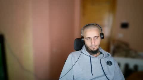 lefrenchiies online show from November 20, 7:51 am