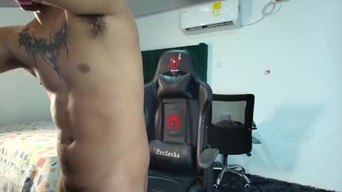  Lei  online show from February 14, 4:41 pm