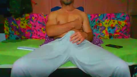 Snapshot of lemao77 chatting on October 17, 1:42 am SEX  MASTER online show from October 17, 1:42 am