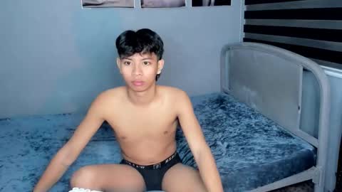 Snapshot of lenard_lust chatting on October 2, 1:42 am lenard online show from October 2, 1:42 am