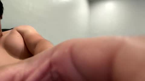 leo_0757 online show from May 3, 11:39 pm
