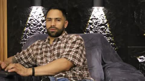 Leo  Diaz online show from April 9, 5:05 am