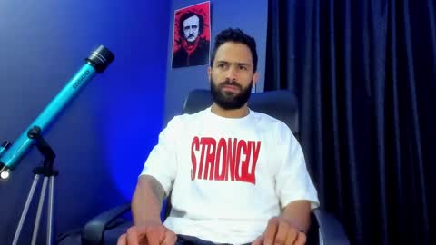 Leo  Diaz online show from December 25, 8:07 pm