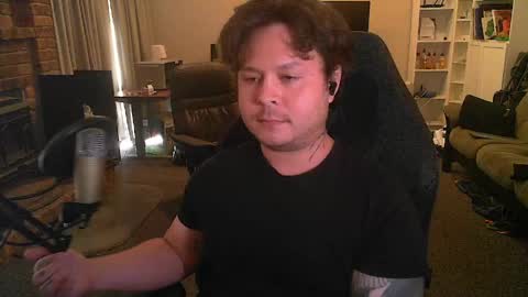 Leon Kennedy online show from March 14, 10:39 pm