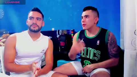 Snapshot of leon__hart chatting on February 2, 3:49 pm Leon Hart online show from February 2, 3:49 pm