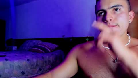 Snapshot of leon__hart chatting on March 11, 5:35 pm Leon Hart online show from March 11, 5:35 pm