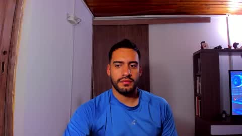 Snapshot of leon__hart chatting on January 24, 2:07 am Leon Hart online show from January 24, 2:07 am