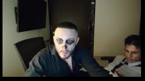 leonandresough online show from October 31, 11:52 pm