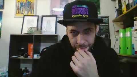 leonidascum online show from February 18, 9:29 am