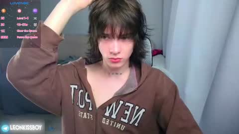 leonkissboy online show from June 12, 8:39 pm