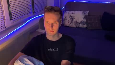 Leon online show from January 7, 4:45 pm