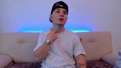 Leo  online show from October 29, 10:02 pm