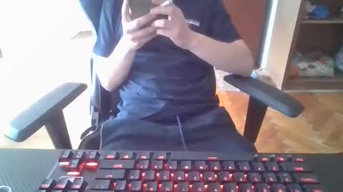 neoglo online show from April 1, 11:23 am