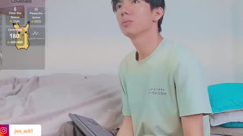 Snapshot of levi_ackermann1 chatting on February 25, 2:33 pm Levi  online show from February 25, 2:33 pm
