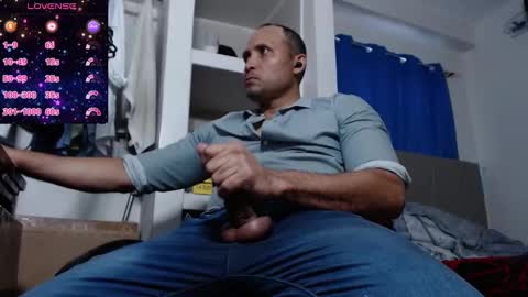 Snapshot of lewislamxxx chatting on March 1, 8:21 pm Lewis online show from March 1, 8:21 pm