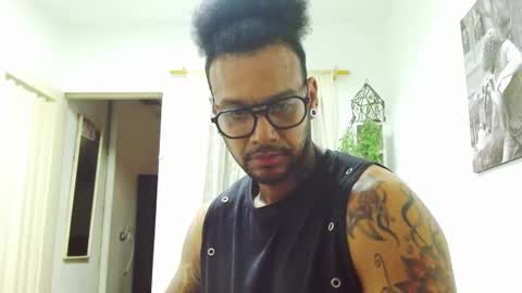 Snapshot of lewisstrong chatting on February 3, 1:19 pm Lewis Strong online show from February 3, 1:19 pm