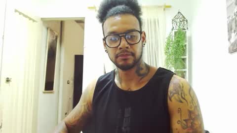 Snapshot of lewisstrong chatting on February 1, 6:40 pm Lewis Strong online show from February 1, 6:40 pm