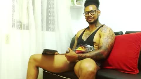 Snapshot of lewisstrong chatting on January 6, 6:10 pm Lewis Strong online show from January 6, 6:10 pm