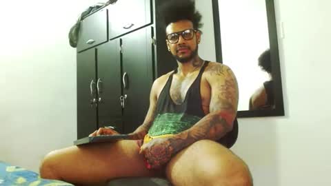 Snapshot of lewisstrong chatting on September 17, 7:04 pm Lewis Strong online show from September 17, 7:04 pm