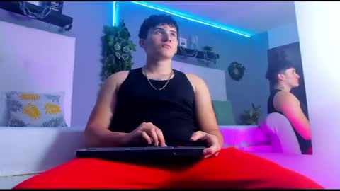 liam_conorr online show from December 11, 12:27 pm
