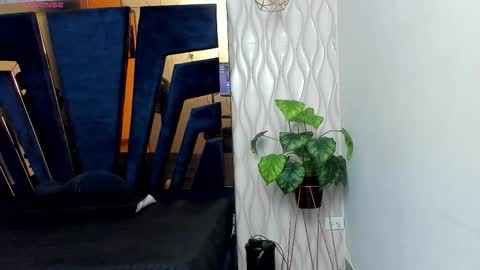 LIAM KLEIN online show from February 3, 11:15 am