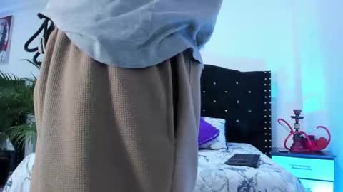 Call me Lian online show from April 10, 12:12 pm