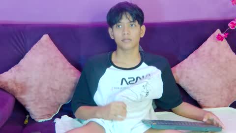 Liam online show from February 27, 8:08 pm