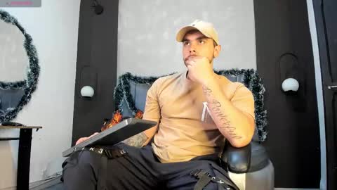 Liam online show from December 20, 10:39 pm