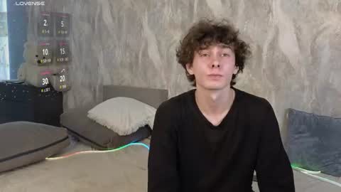 liam_wins online show from July 1, 3:07 am