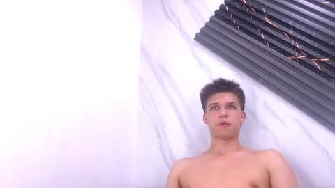 liam_york online show from February 28, 9:25 pm