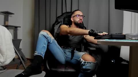 Liam online show from March 5, 7:50 pm