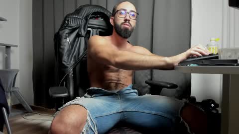 Liam online show from January 30, 7:50 am