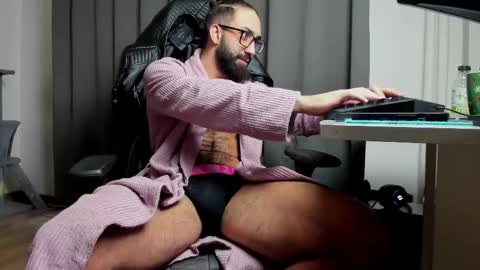 Liam online show from March 1, 6:59 am