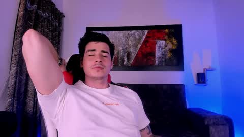 liamwyatt_ online show from May 23, 9:37 am