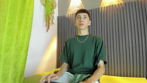 lian_cameron online show from March 2, 4:01 am