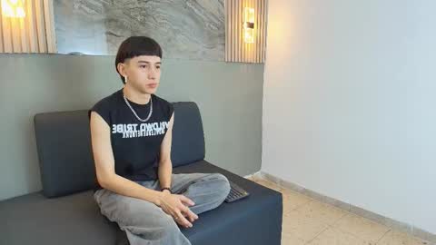 lian_cameron online show from December 22, 5:26 am