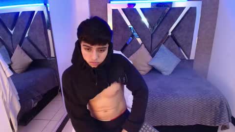 Snapshot of lian_foox chatting on October 25, 3:19 am lian online show from October 25, 3:19 am